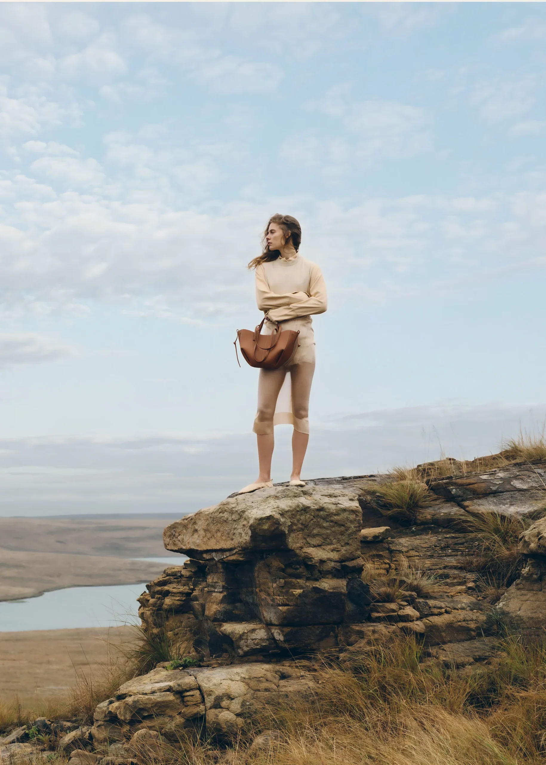 Cyra Caramel Brown Leather Wing Tote Bag - Image 3