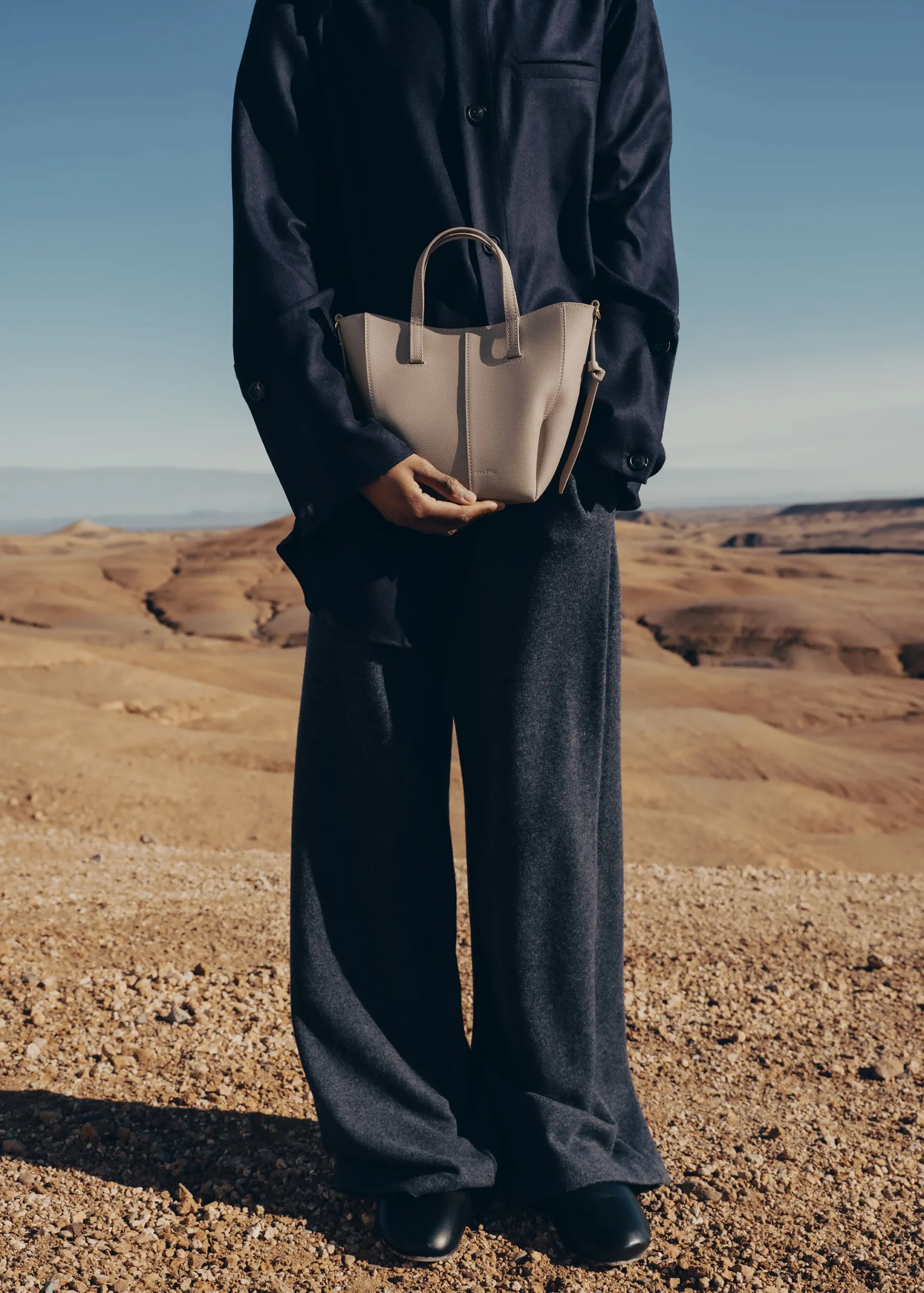 Cyme Tote Nano Edition Textured Taupe - Image 4